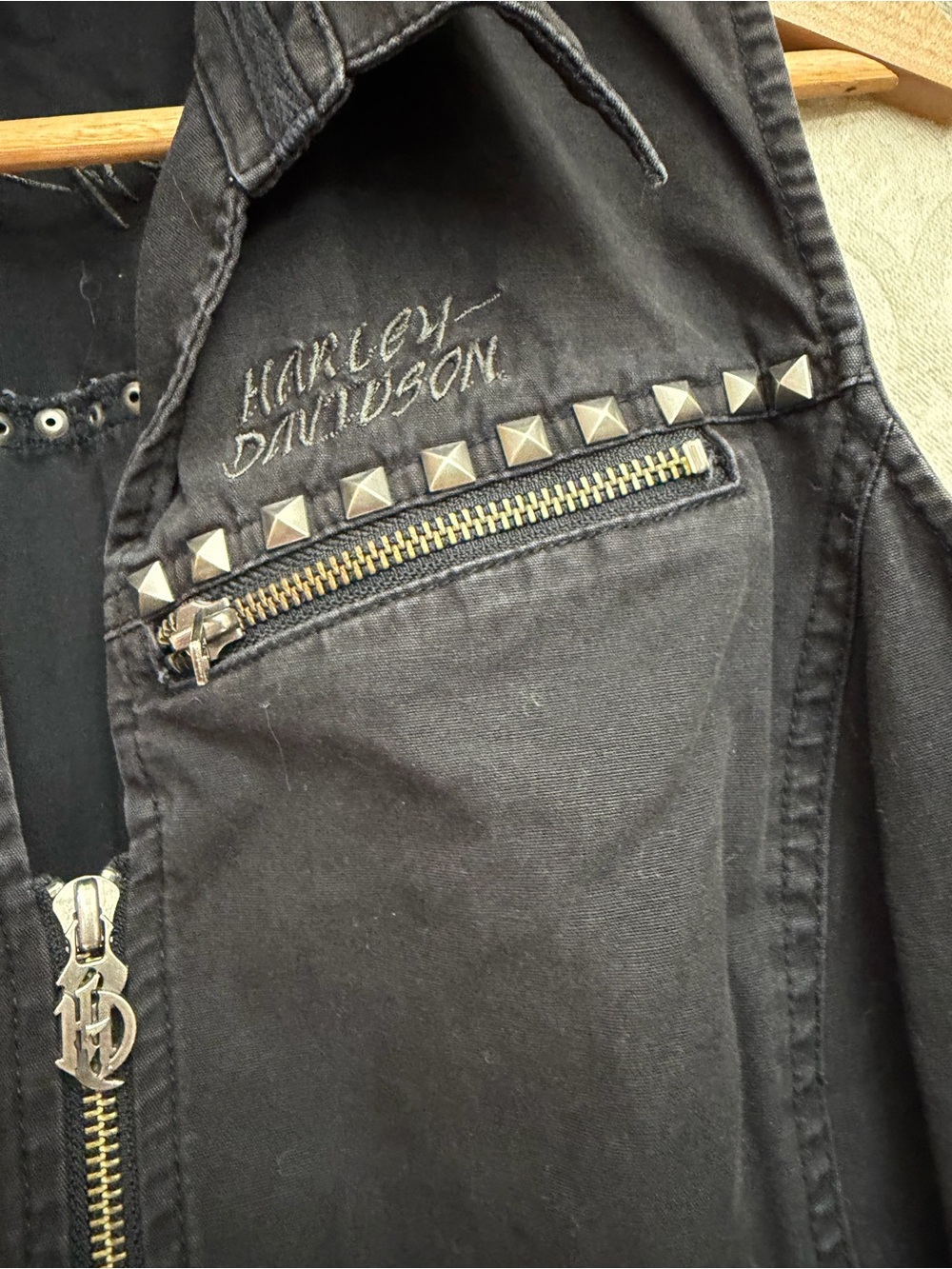 Harley-Davidson Black Sleeveless Zip Front Studded Collar Vest - Picture 3 of 6